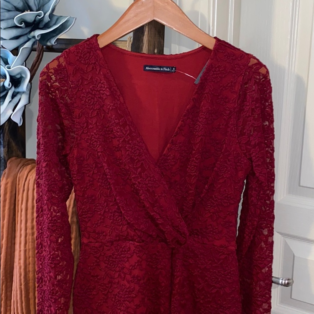 NWT Abercrombie & Fitch winter lace gown